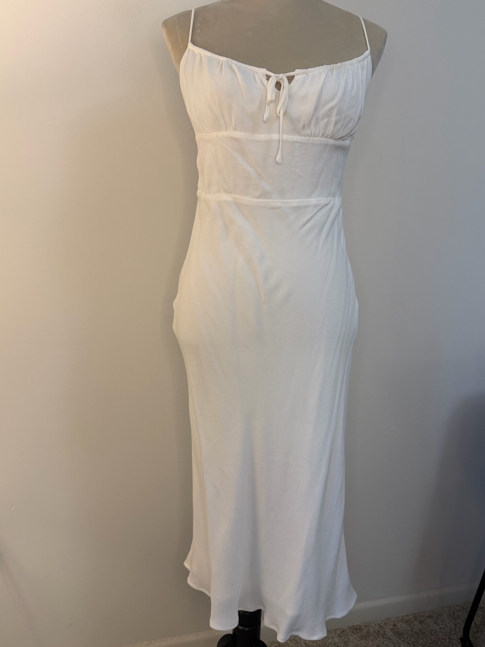 Like New! Aritzia Wilfred White Spaghetti Strap Midi Dress Size 6